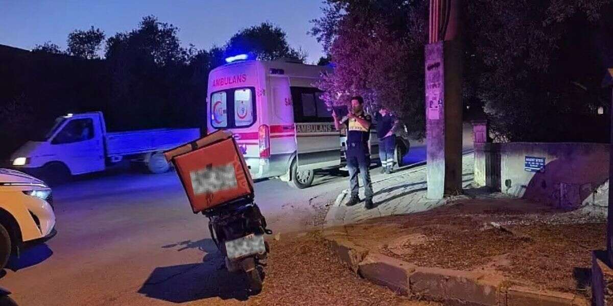 Muğla'da Kontrolden Çıkan Motosiklet Kaza Yaptı, Yemek Taşıyan Kurye Yaralandı 2